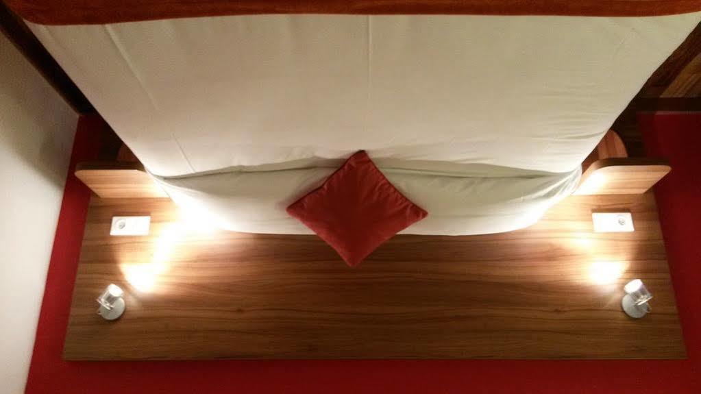 La Cle Des Champs Otel Montmélian Dış mekan fotoğraf